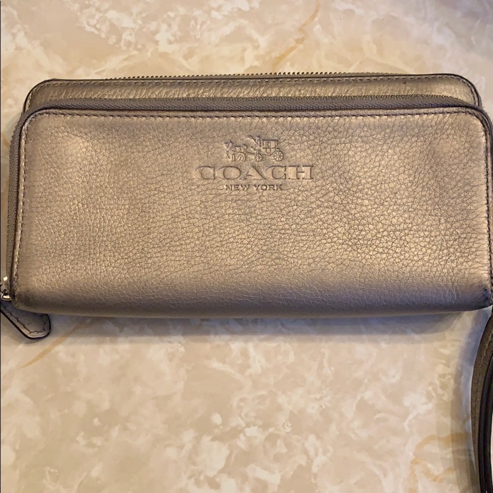 Coach wallet gold
